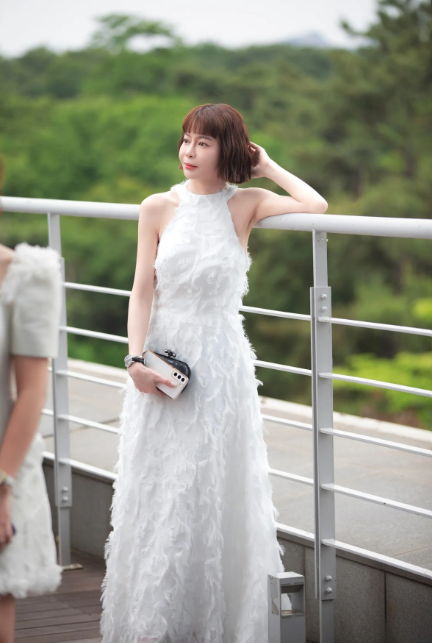 Hoa hậu Hải Dương bên Hoàng tử Hyun Bin